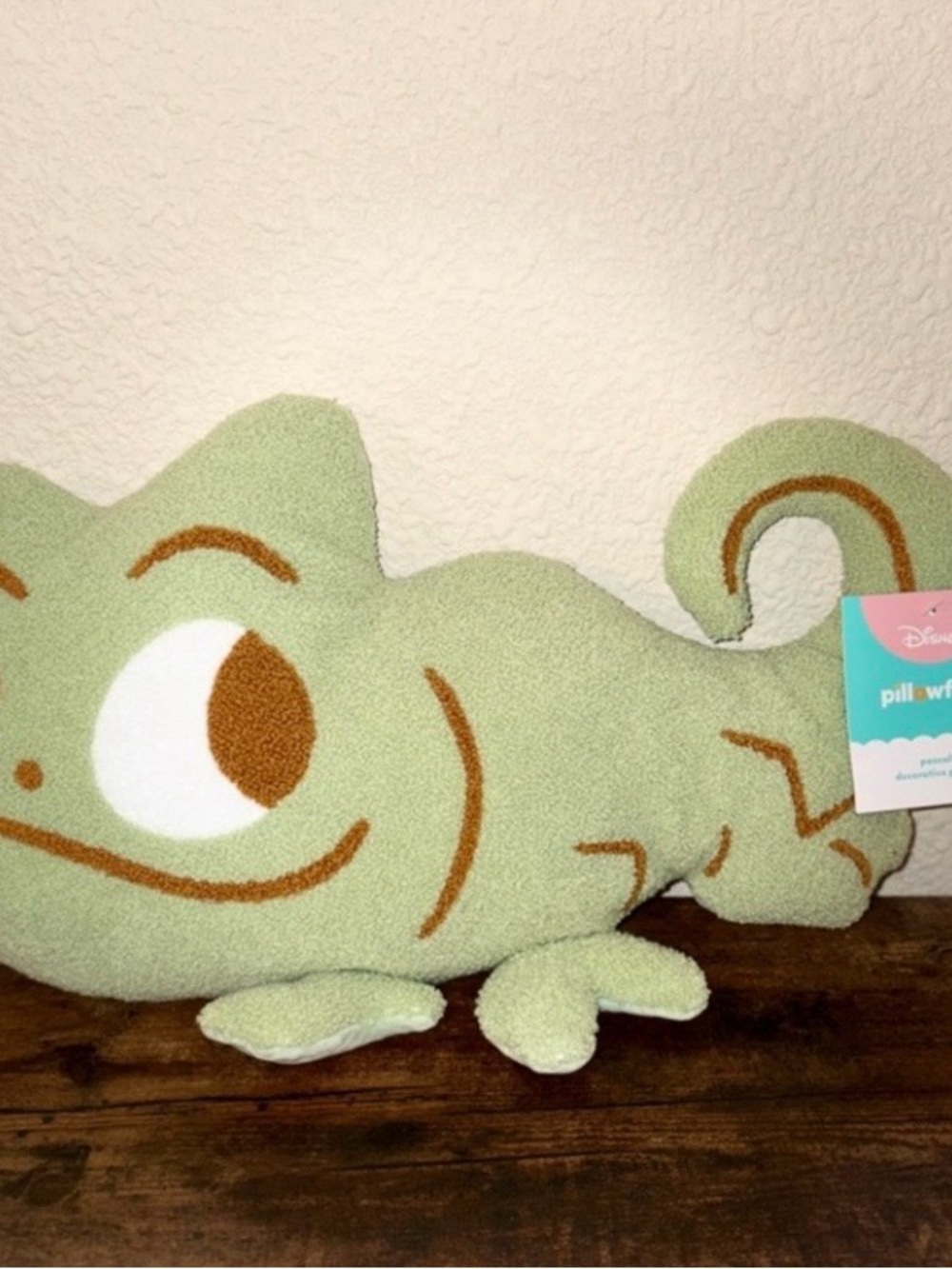 Disney Tangled Pascal
Plush Decorative Pillow
Green Chameleon NWT